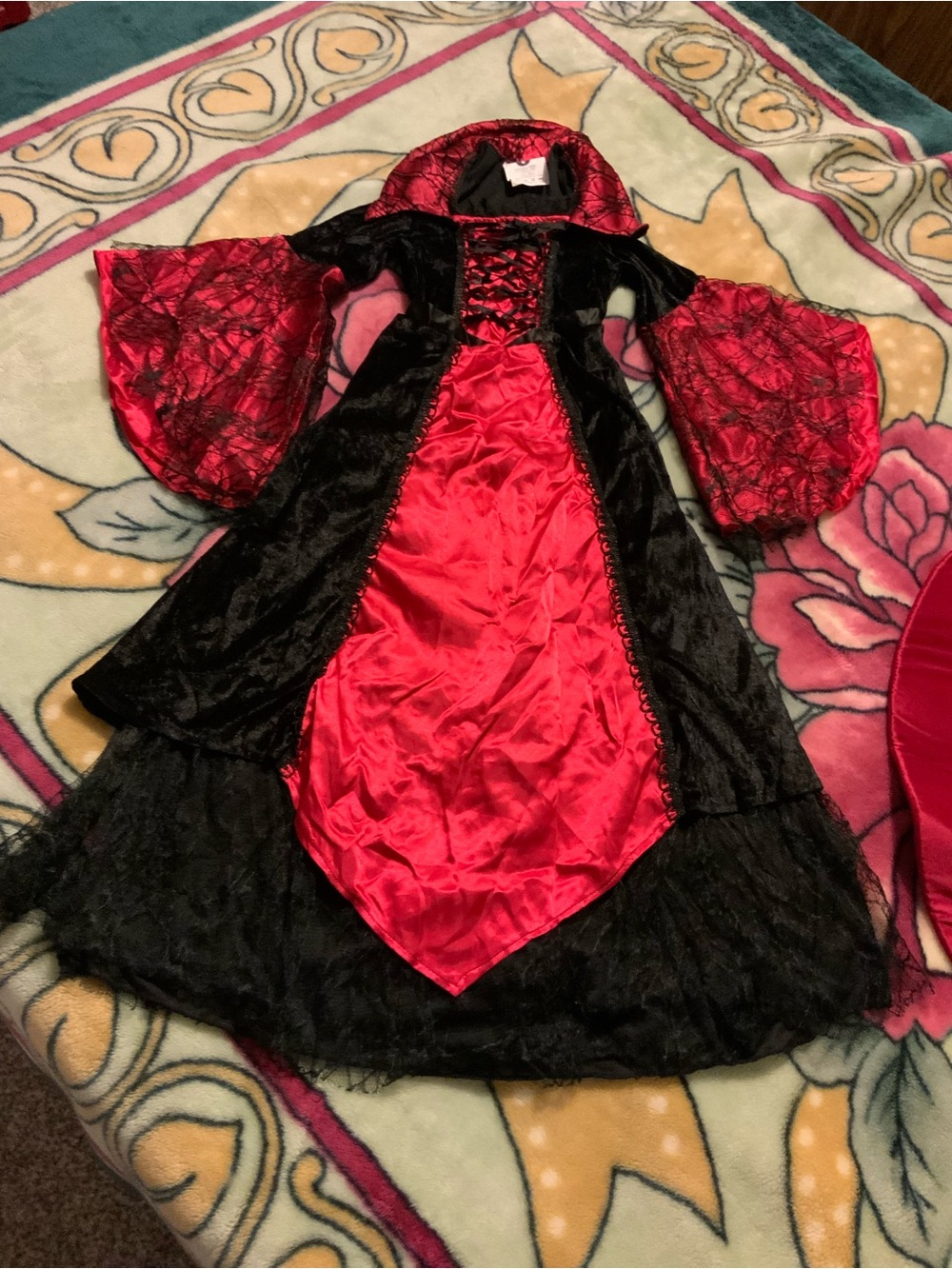 Like New Spirit Black/Red Vampire Dress Costume kids M/7-8